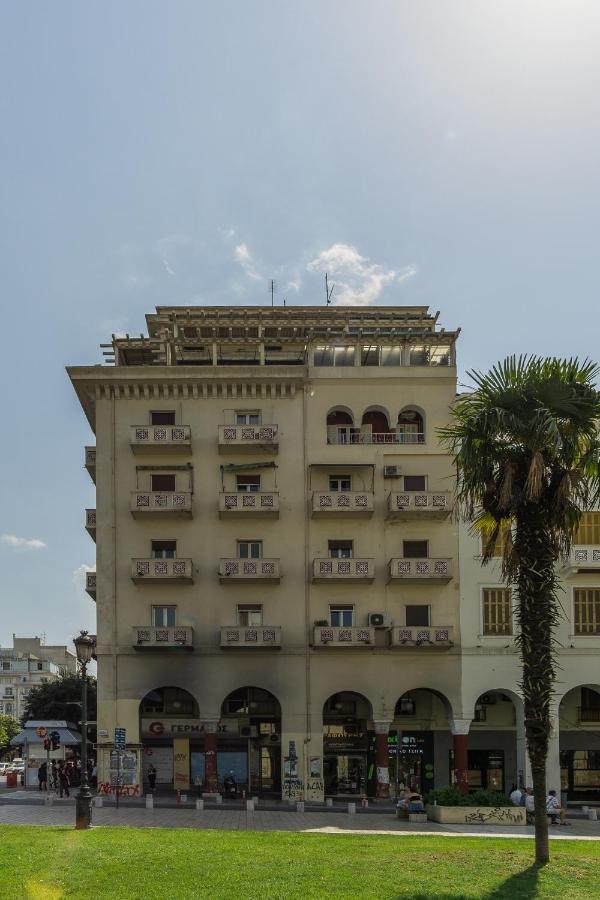C.4 Red Rose #Colony_Central_Apartment Thessaloníki Luaran gambar
