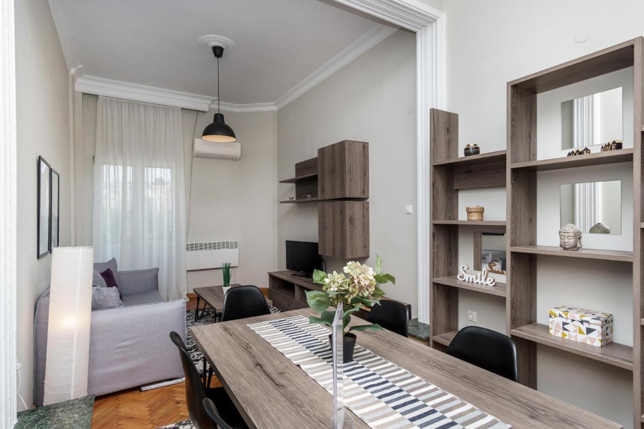 C.4 Red Rose #Colony_Central_Apartment Thessaloníki Luaran gambar