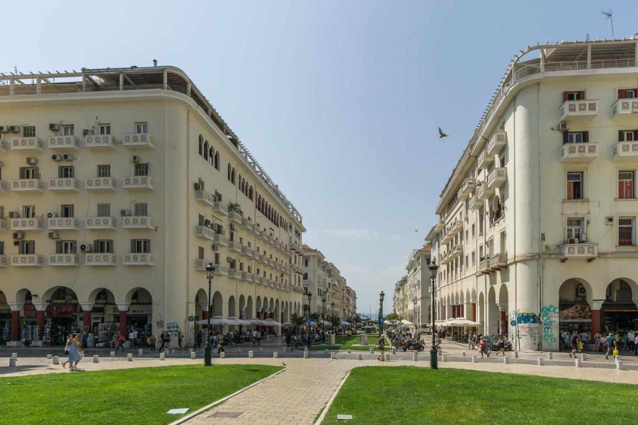 C.4 Red Rose #Colony_Central_Apartment Thessaloníki Luaran gambar