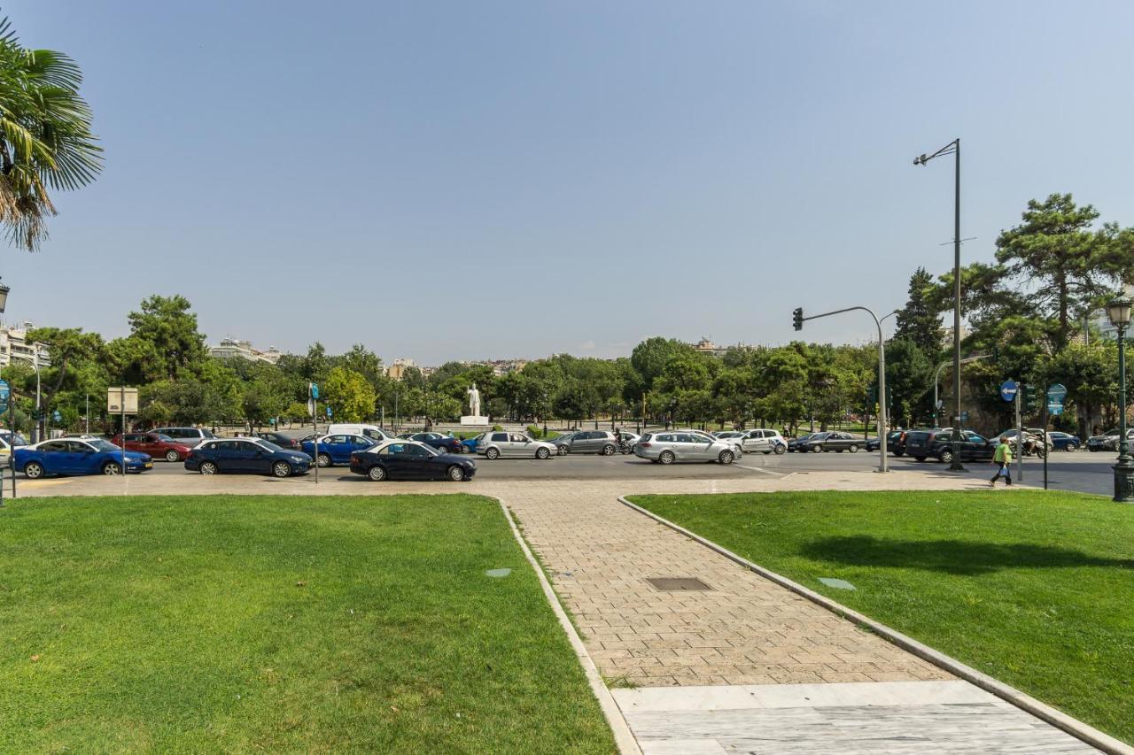 C.4 Red Rose #Colony_Central_Apartment Thessaloníki Luaran gambar